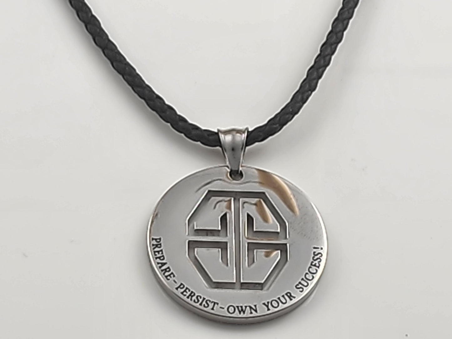 Beinire Vision Medallion Necklace - Silver