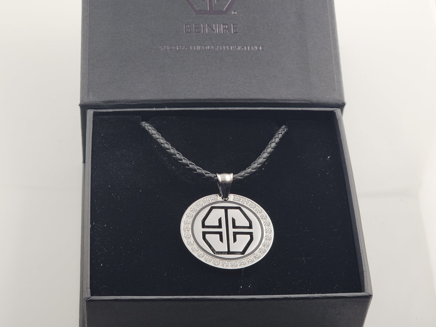 Beinire Vision Medallion Necklace - Silver
