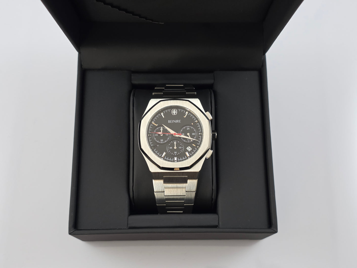 B2: The Doyen Chronograph DC3